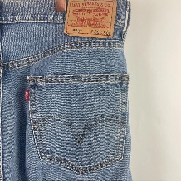 Levi's Jeans Men's 550 Relaxed Fit Medium Wash 100% Cotton Size 36 X 30 - Picture 9 of 14